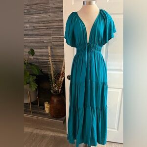 Worn once EUC Young Fabulous & Broke Maxi dress with pockets, size M